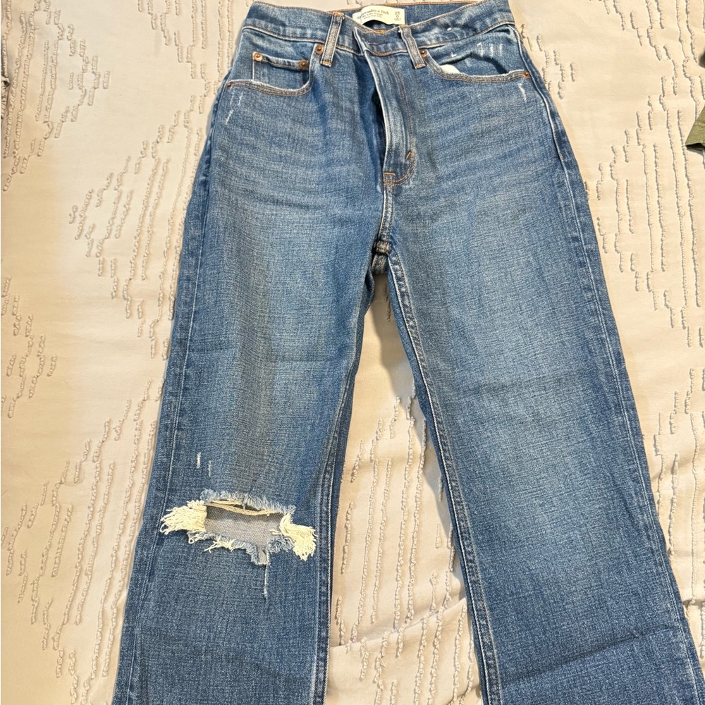 Abercrombie High Rise Distressed Jeans Size 25